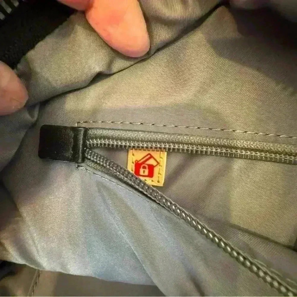 Tumi Voyageur Cassidy Satchel in Dark Navy Luggage Sleeve Dark Silver Hardware - Picture 8 of 16